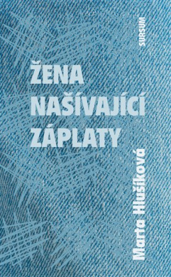 Žena našívající záplaty 